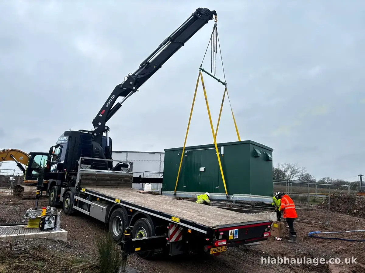 Rigid HIAB with a kiosk on its flatbed