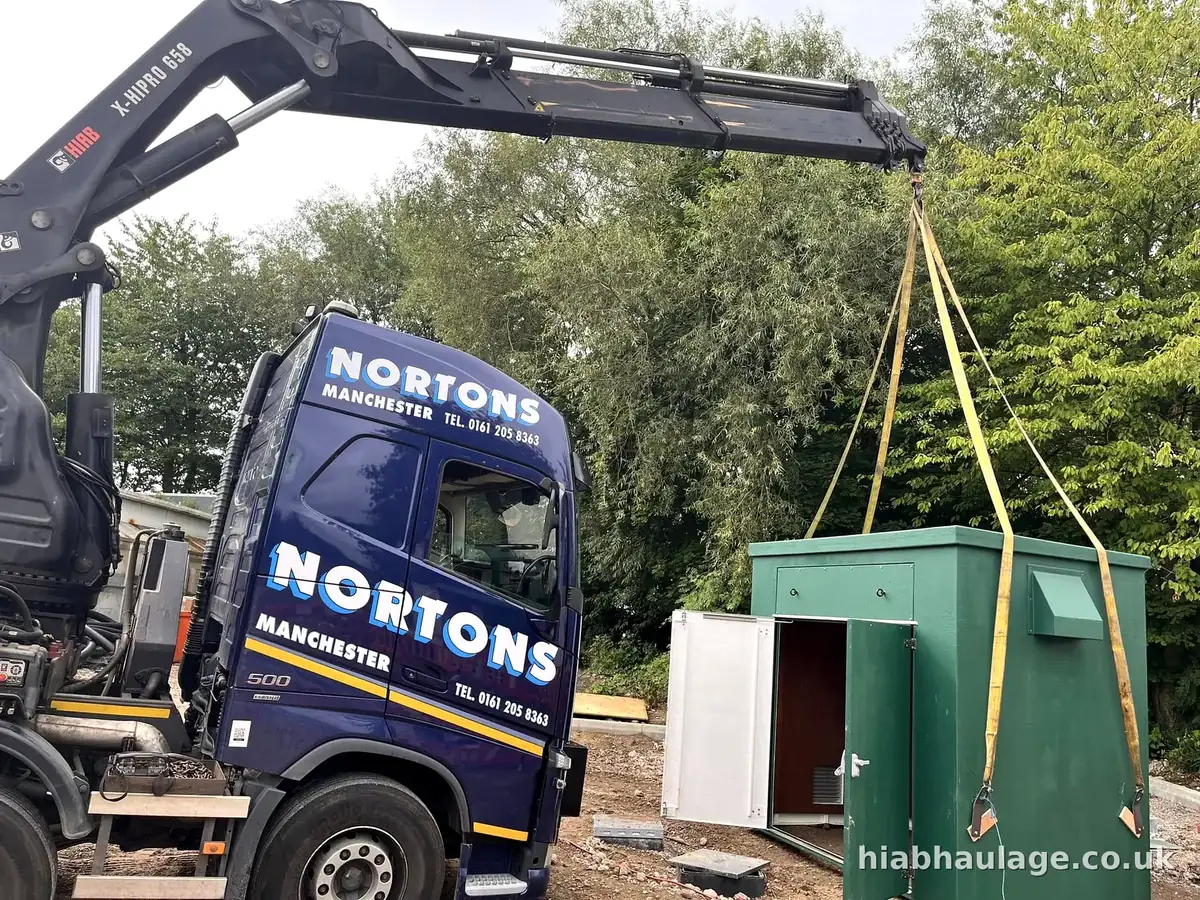 Volvo HIAB lifting a kiosk